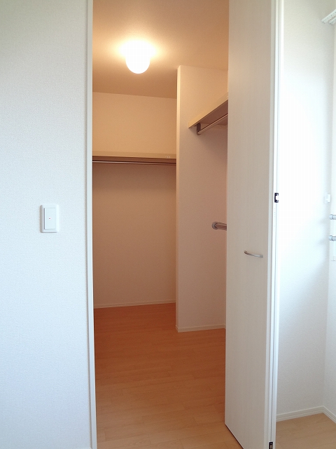 収納　●このウォークインクローゼットは、広いですよ！！