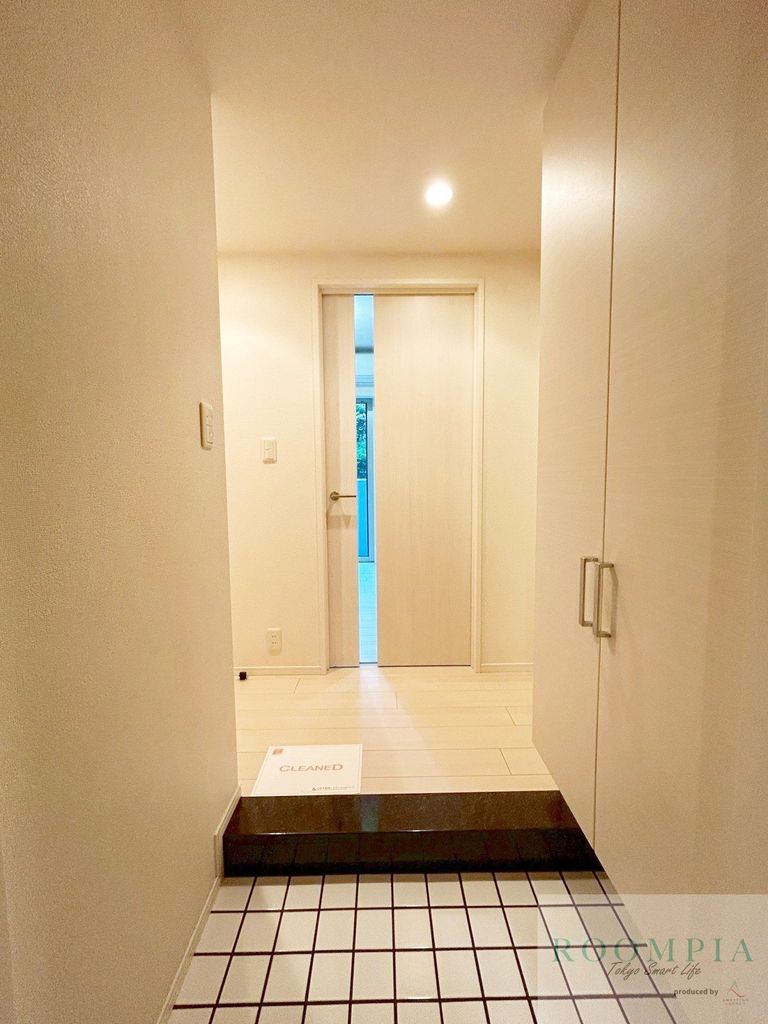 玄関　物件画像