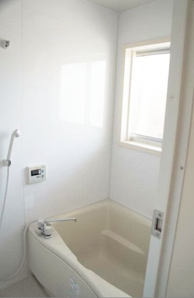 バス・シャワールーム　きれいな浴室です。
