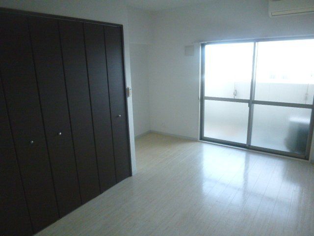 その他部屋・スペース　洋室7.5帖と広めです。