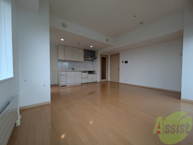 居室・リビング　広くてキレイなお部屋が広がっていて、充実した生活が送れそう。