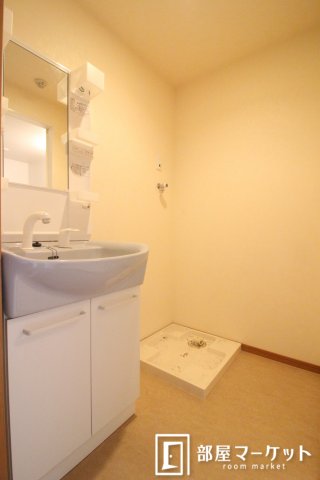 洗面設備　同型タイプ