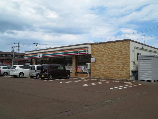 コンビニ　セブンイレブン（コンビニ）まで505m