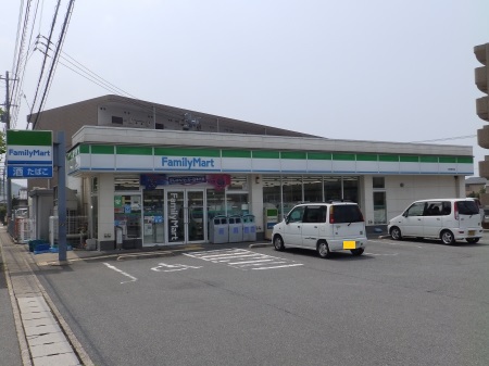 コンビニ　ファミリーマート鳥取国府店（コンビニ）まで771m