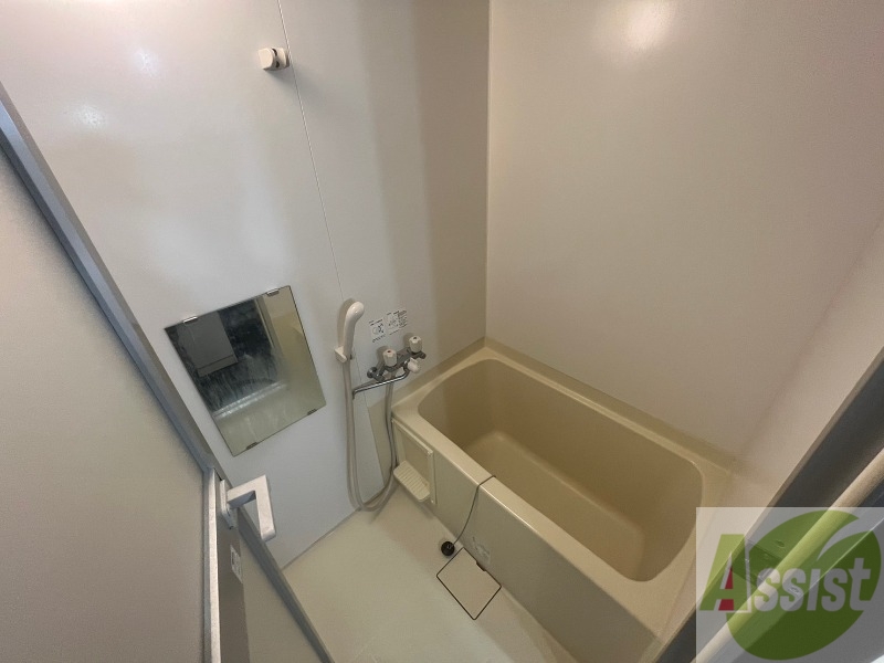 バス・シャワールーム　お風呂になります。一日の疲れを癒してくださいね。