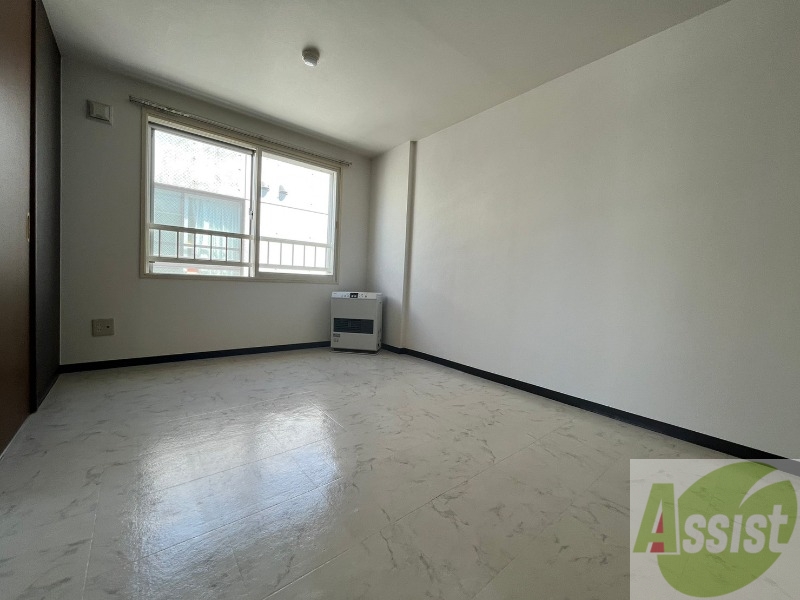 居室・リビング　広々としたリビングですね。使い勝手がよさそうですね！