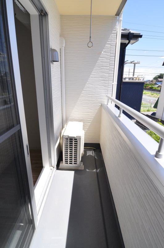 バルコニー　開放的で明るい空間を演出してくれるバルコニーです