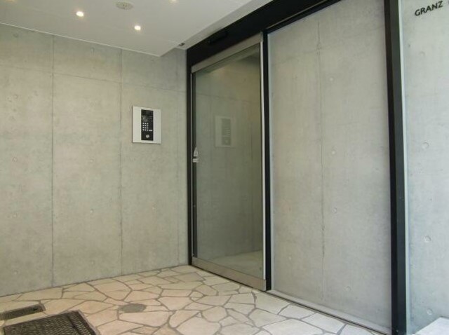 エントランス　エントランス