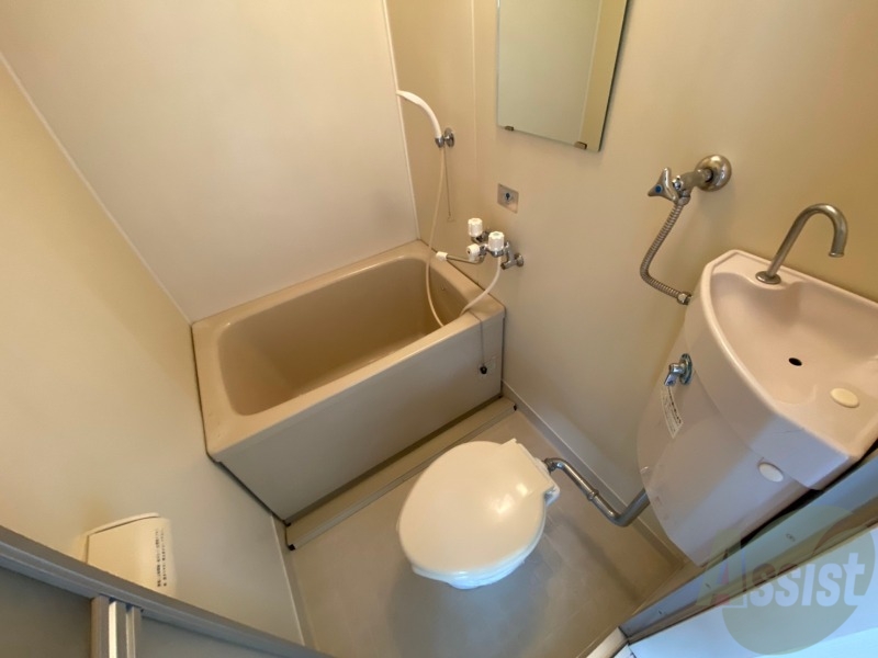 トイレ　こちらはトイレです。清潔感があり、安心して使用できます。