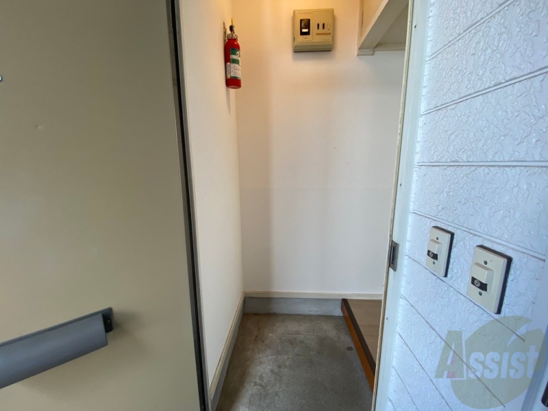 玄関　玄関からの様子を撮影してみました。動線になります。