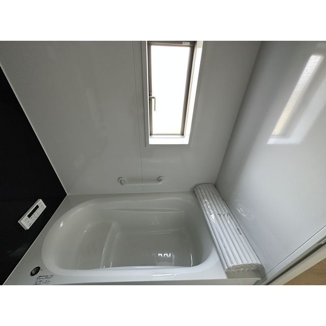 バス・シャワールーム　コンパクトで使いやすいお風呂です