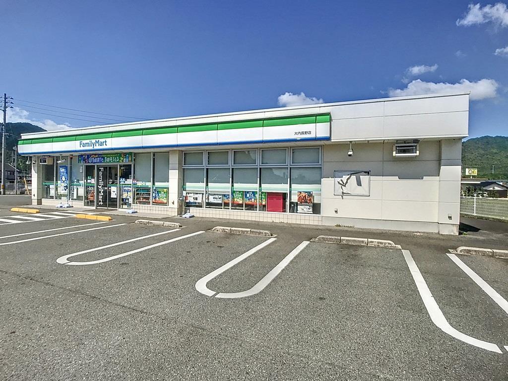 コンビニ　ファミリーマート大内長野店（コンビニ）まで674m