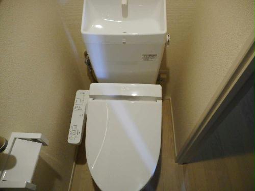 トイレ　仕様、設備は現況と異なる場合があります。