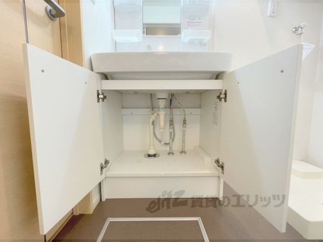 洗面設備　収納