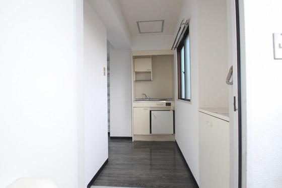 玄関　※別部屋の写真です