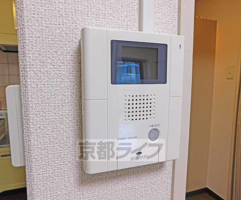 その他設備　モニター付のインターンホンです