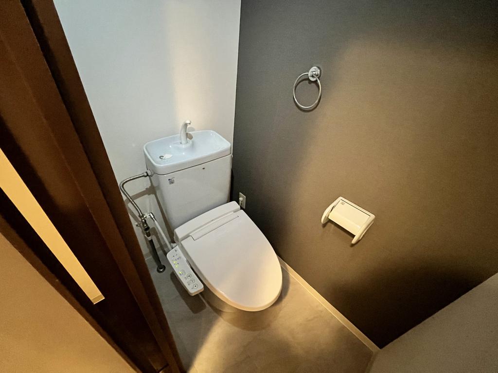 トイレ　※同建物の別のお部屋の写真です。