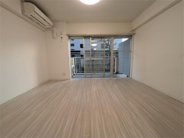 居室・リビング　※別部屋参考写真