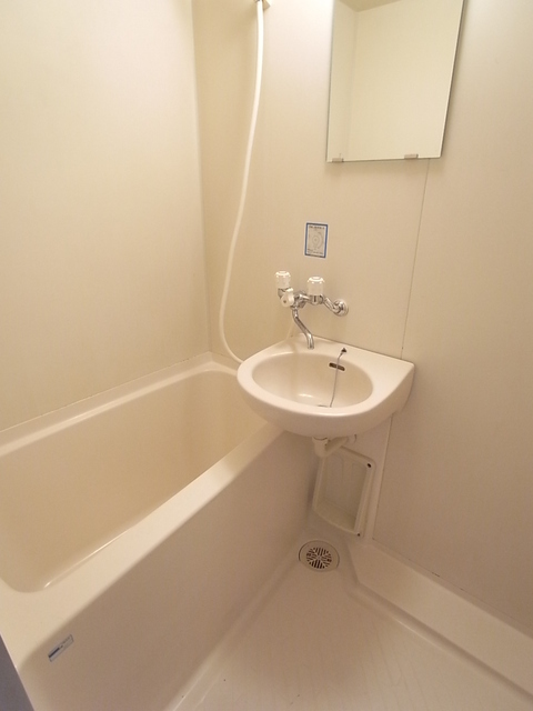 バス・シャワールーム　バス