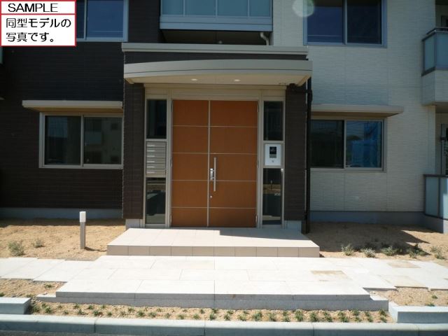 エントランス　オートロック付きエントランス