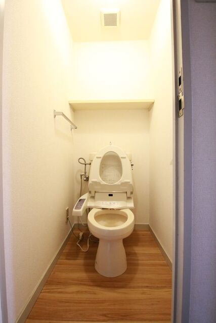 トイレ　別室の参考写真です。※現況優先