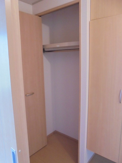 収納　写真は203号室です。（参考）