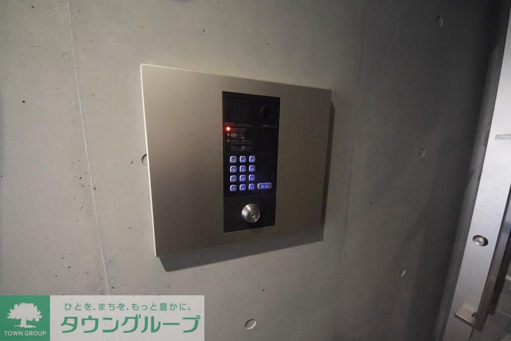 エントランス　★お問い合わせはタウンハウジング★