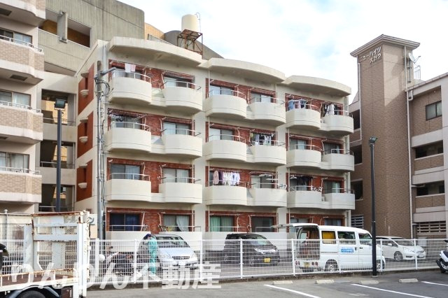 建物外観　外観は落ち着いています