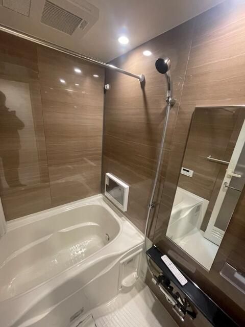 バス・シャワールーム　浴室には乾燥機が付いているので梅雨の時期でも安心です☆