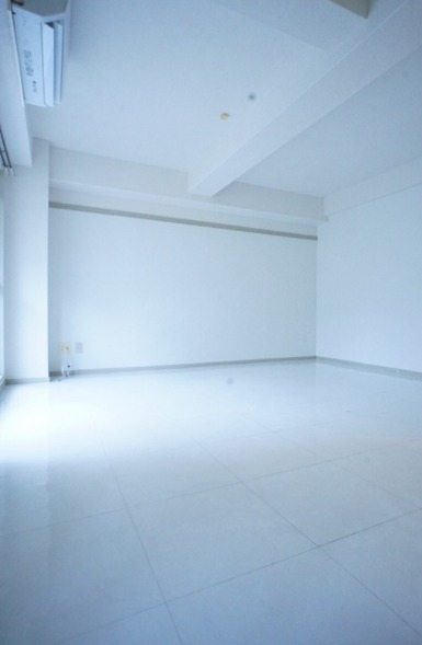 その他部屋・スペース　洋室の別角度となっております。