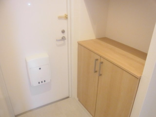 玄関　※参考写真