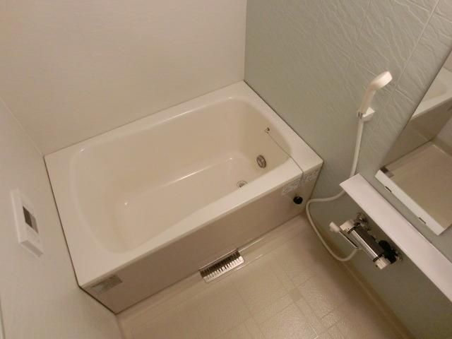 バス・シャワールーム　※グリシーナシリーズ設備施工例　現況優先