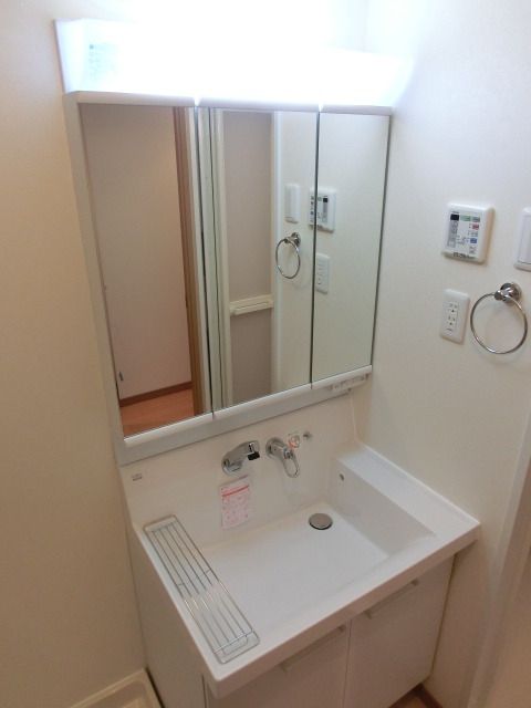 洗面設備　※グリシーナシリーズ設備施工例　現況優先