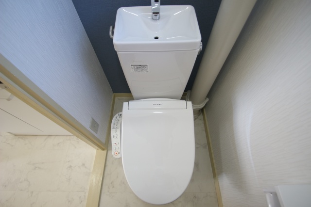 トイレ　※別室の参考写真の為、現況優先です。