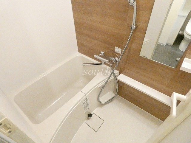 バス・シャワールーム　浴室乾燥機付きのお風呂