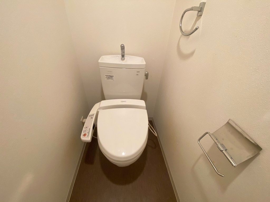 トイレ　トイレ