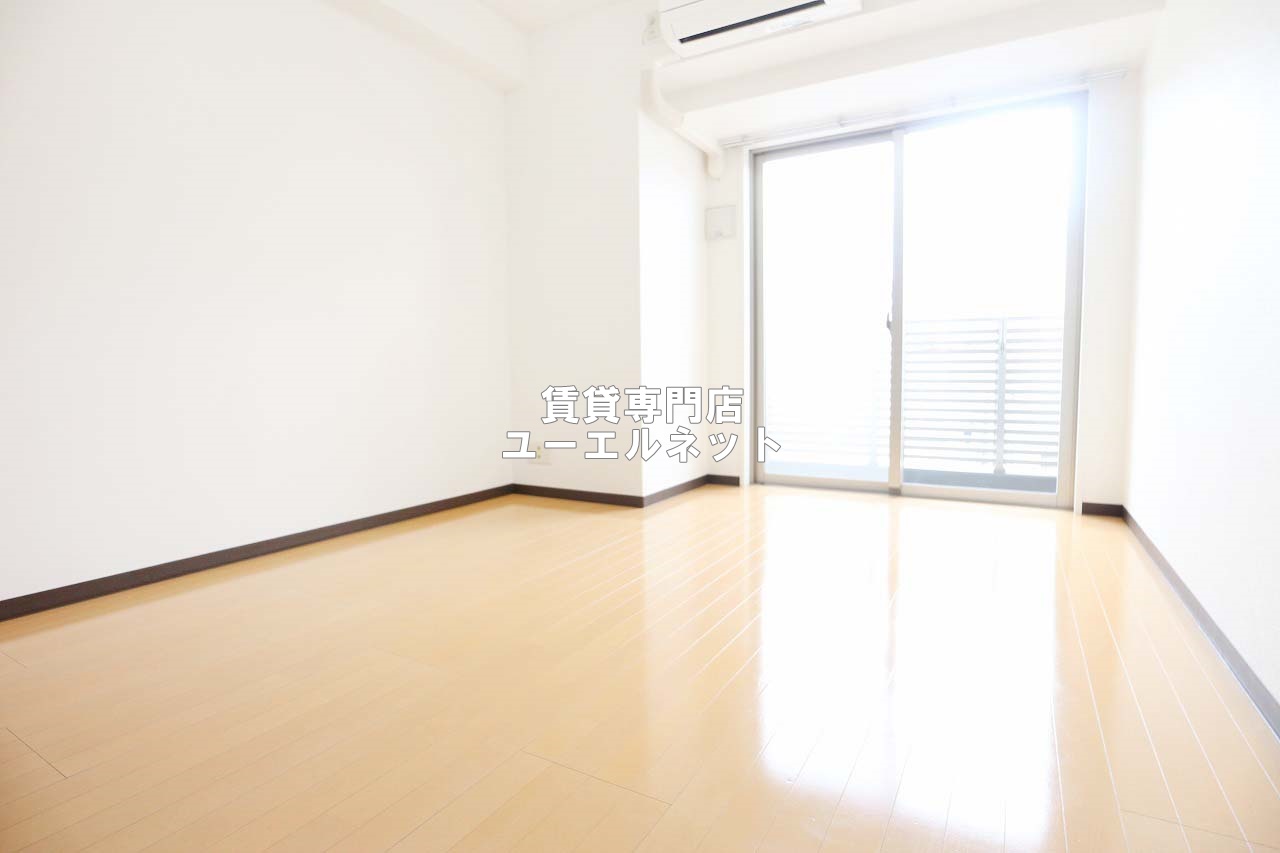 居室・リビング　ゆったりとくつろげる、落ち着きのある居室空間です