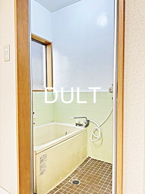 バス・シャワールーム　バスルームです。