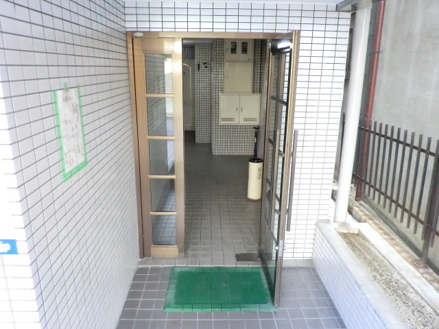 ロビー　マンション入り口です。