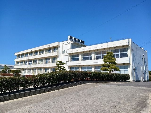小学校　生路小学校（小学校）まで745m