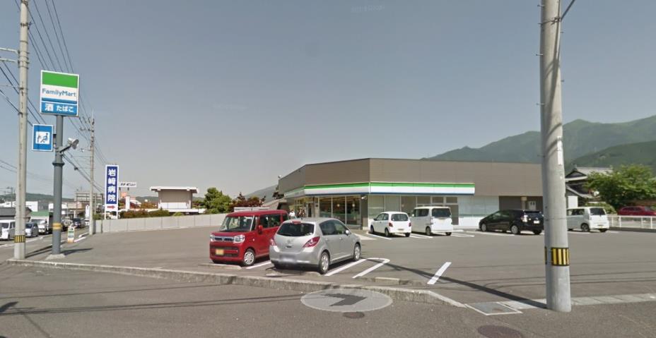 コンビニ　ファミリーマート新居浜中村店（コンビニ）まで1000m