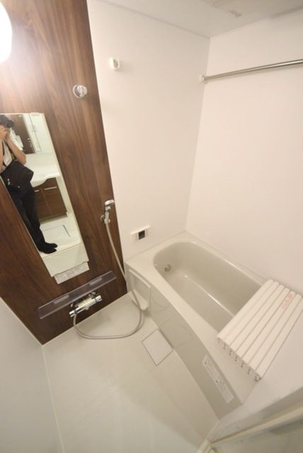 バス・シャワールーム　★広々としたバスルームです★