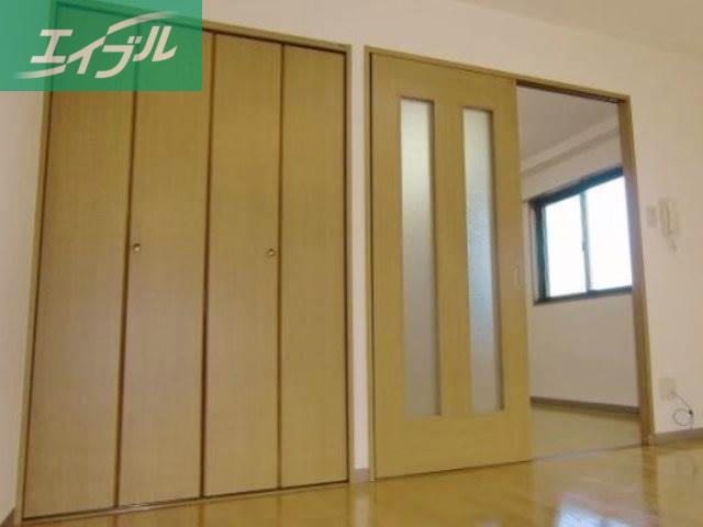 収納　洋室　収納