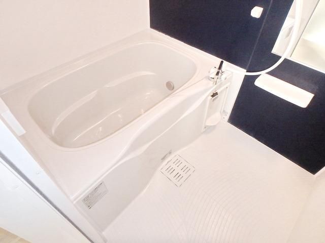 バス・シャワールーム　★追い焚き機能付き★