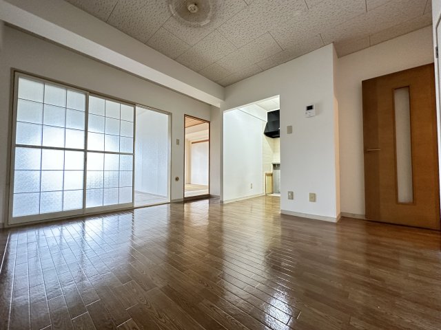 居室・リビング　※クリーニング前