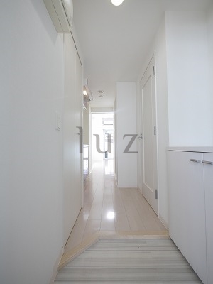 玄関　シューズBOX完備の玄関スペースです。