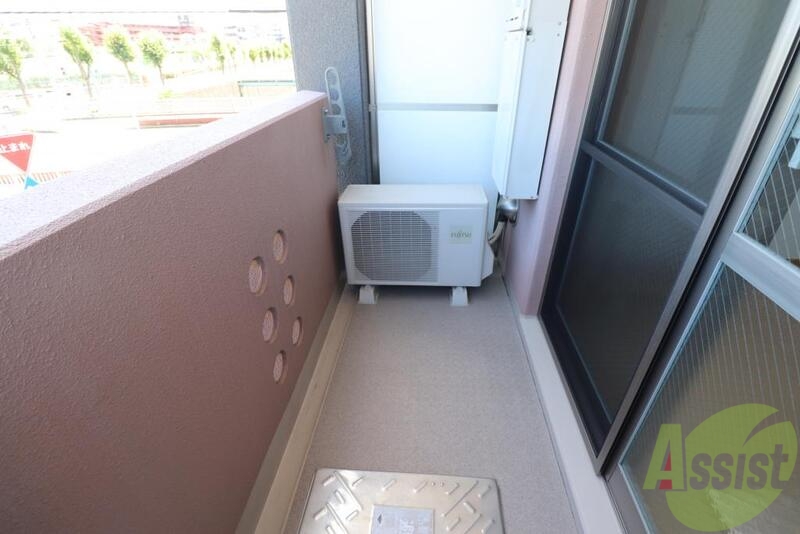 バルコニー　明るいバルコニー