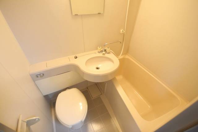 バス・シャワールーム　キレイなバスルームです。