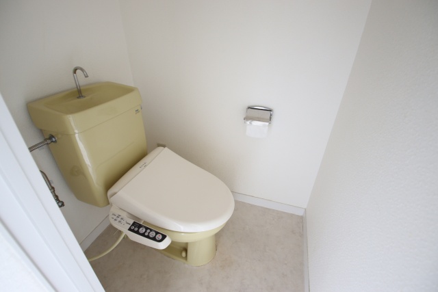 トイレ　※写真は別室の参考です。現況優先