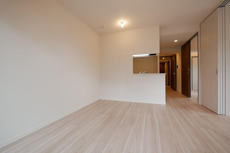 居室・リビング　洋室とつなげて広々使えますよ☆